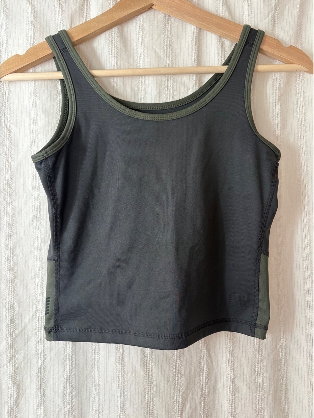 Topo Designs Olive and Gray Cropped Tank Top Size XS #gorpcore #outdoors #hiking
